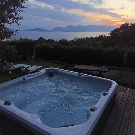 度假居 Lovely House With Private Pool 3x2 With Jacuzzi And Breakfast With Garden And Bbq Next Seaside And Train Station 萨尔扎纳