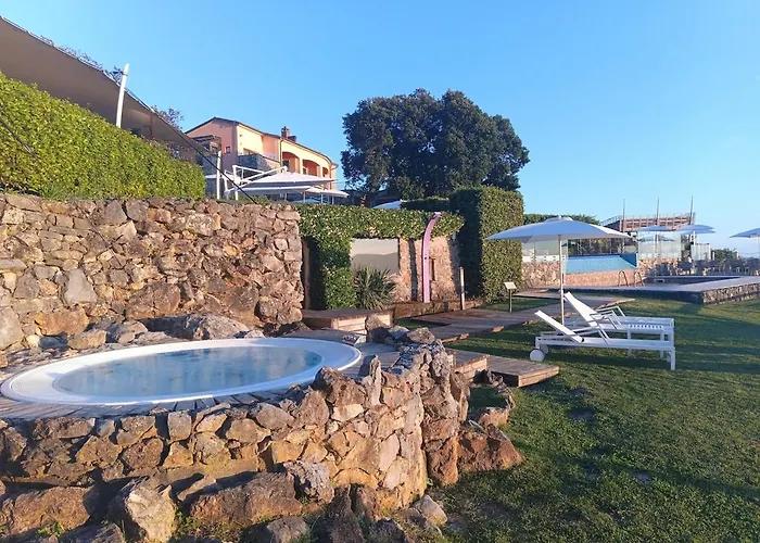 Lovely House With Private Pool 3x2 With Jacuzzi And Breakfast With Garden And Bbq Next Seaside And Train Station Сasa de vacaciones Sarzana