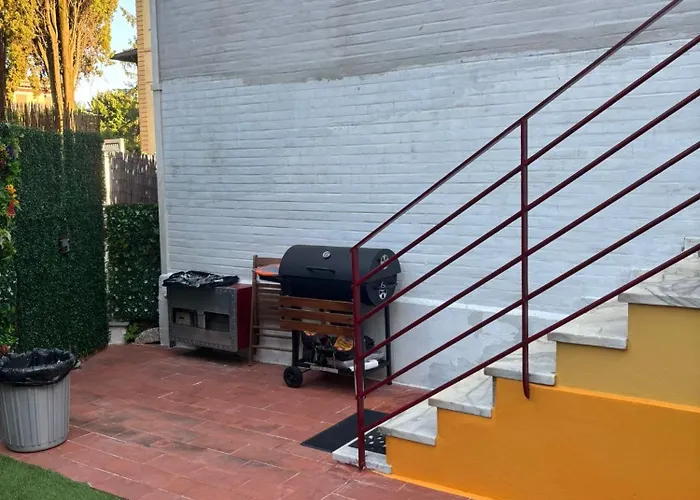 Lovely House With Private Pool 3x2 With Jacuzzi And Breakfast With Garden And Bbq Next Seaside And Train Station Сasa de vacaciones Sarzana